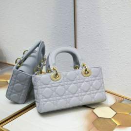 Picture of Dior Handbags _SKUfw239217237fw